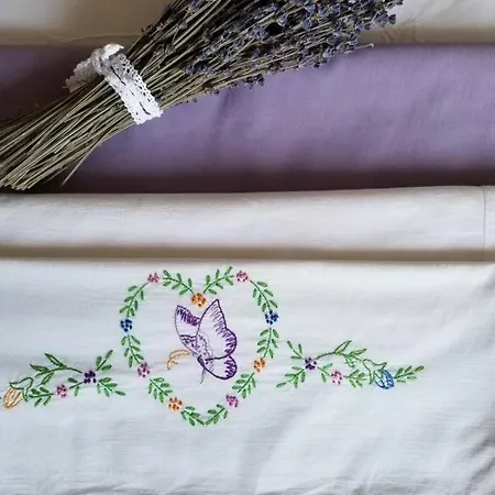 Lavender Valley Chalé Perekrestnoye